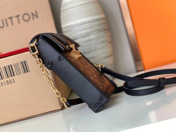 VERTICAL TRUNK LOUIS POCHETTE VUITTON 0114